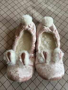 Plush Pink Bunny 🐰 Women’s Slippers